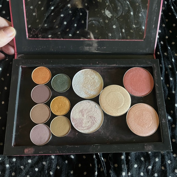 Amazing amazing selection of Indy brand, highlighters, and eyeshadows. - Picture 2 of 7